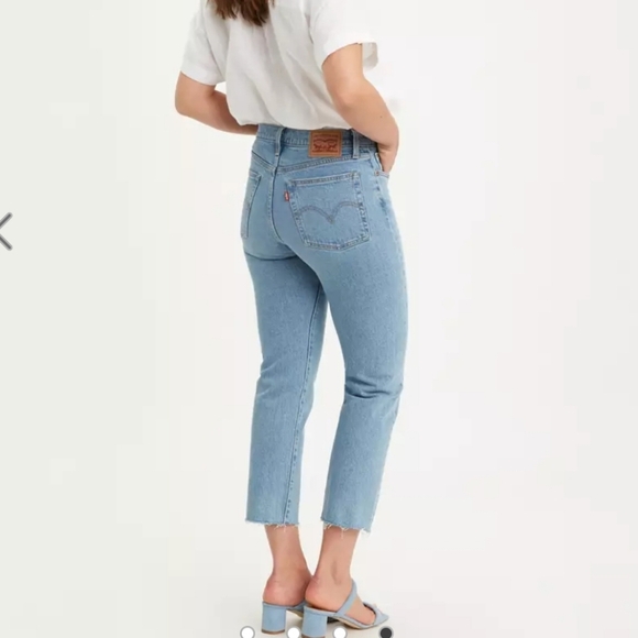 Levi's Premium Wedgie Straight Jeans in Tango Hustle Medium Wash Raw Hem 30 (10) - Picture 2 of 15